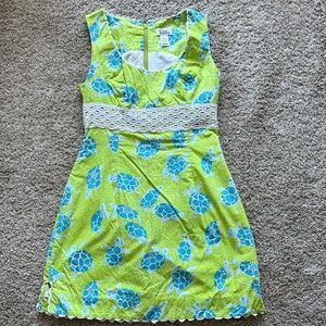 Woman Green and Blue Turtle Print Dress 4